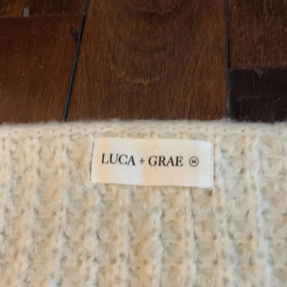 Luca + Grae V neck sweater Cream Waffle weave Soft Cozy Comfy Women’s size M - Picture 3 of 9